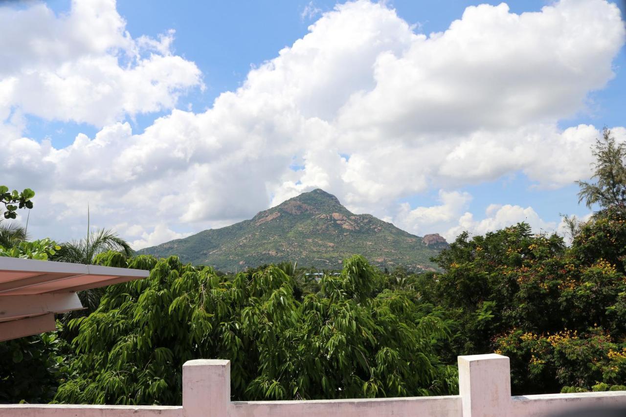Hotel Siva Sakthi Tiruvannāmalai Exterior foto