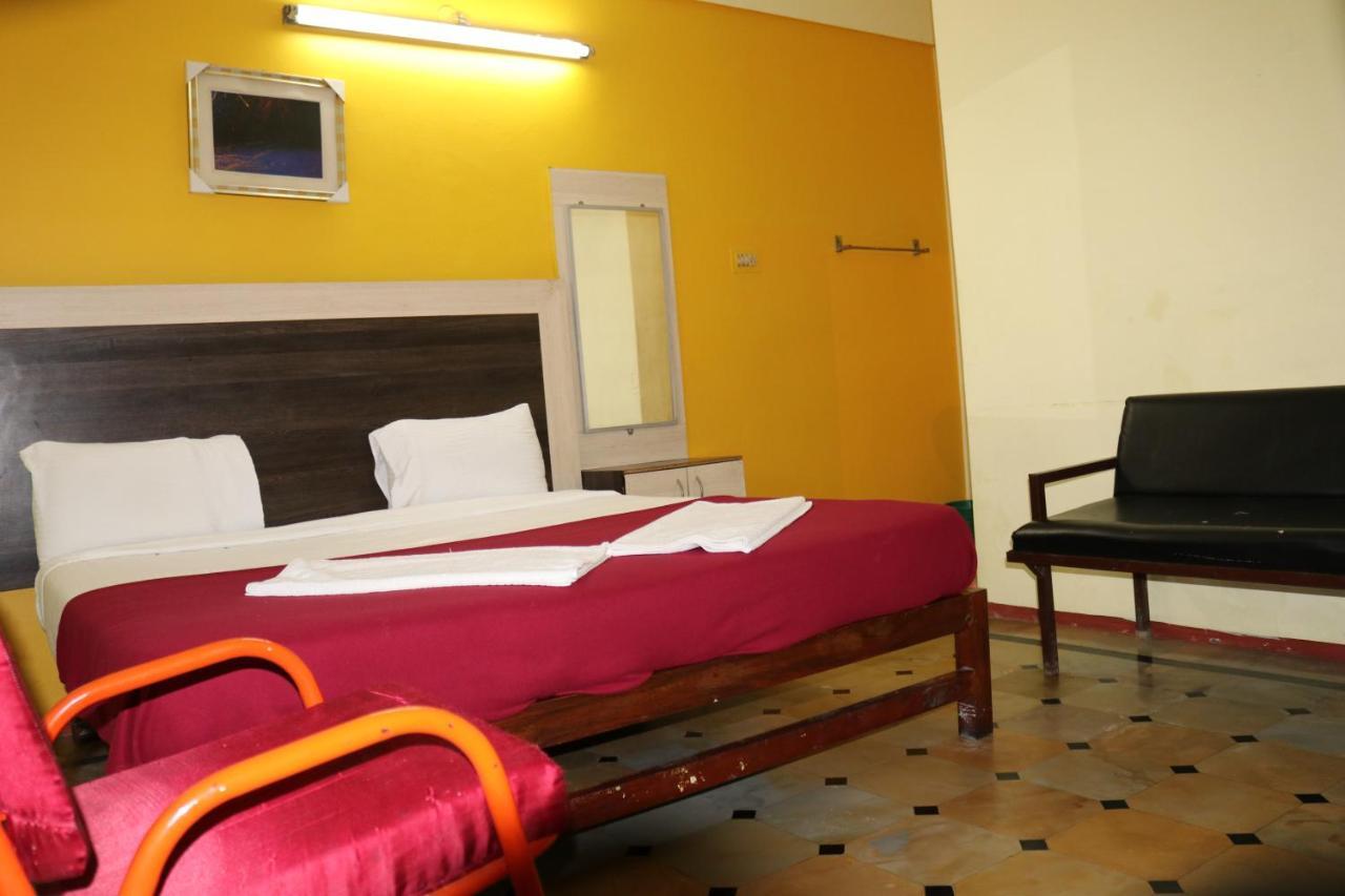 Hotel Siva Sakthi Tiruvannāmalai Exterior foto