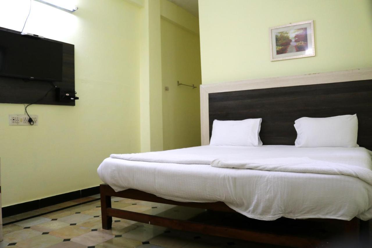 Hotel Siva Sakthi Tiruvannāmalai Exterior foto