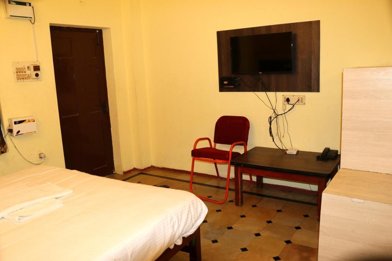Hotel Siva Sakthi Tiruvannāmalai Exterior foto